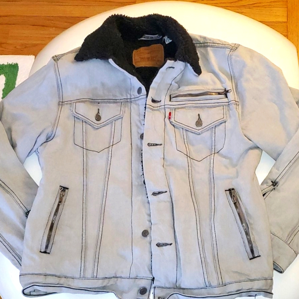 Levi Strauss (Mens) sherpa denim jacket